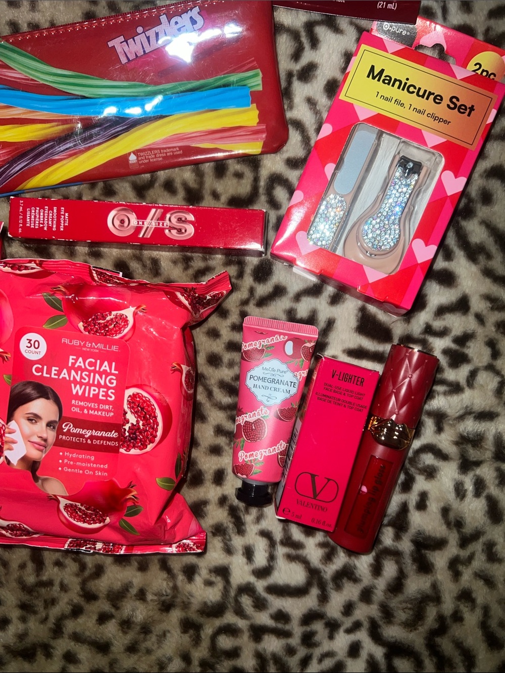 Red Beauty Bundle - 11 pieces - Picture 4 of 6